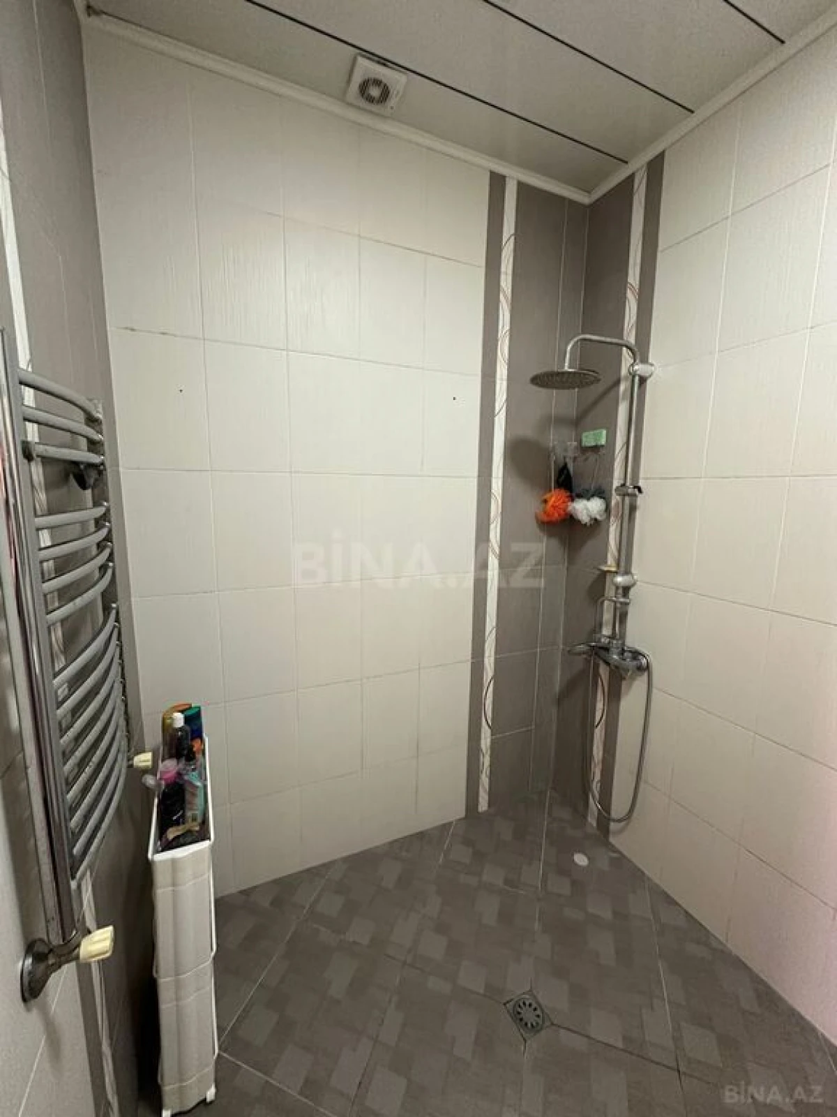 Satılır 4 otaqlı mənzil 126 m²