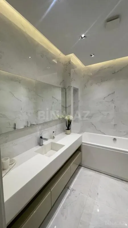 Kirayə verilir 2 otaqlı mənzil 80 m²
