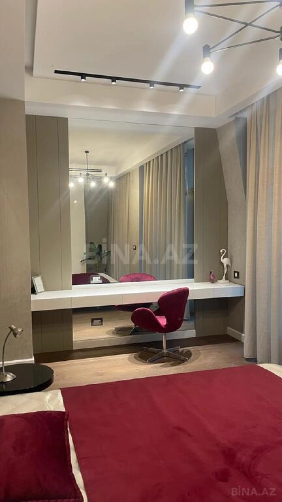 Kirayə verilir 2 otaqlı mənzil 80 m²