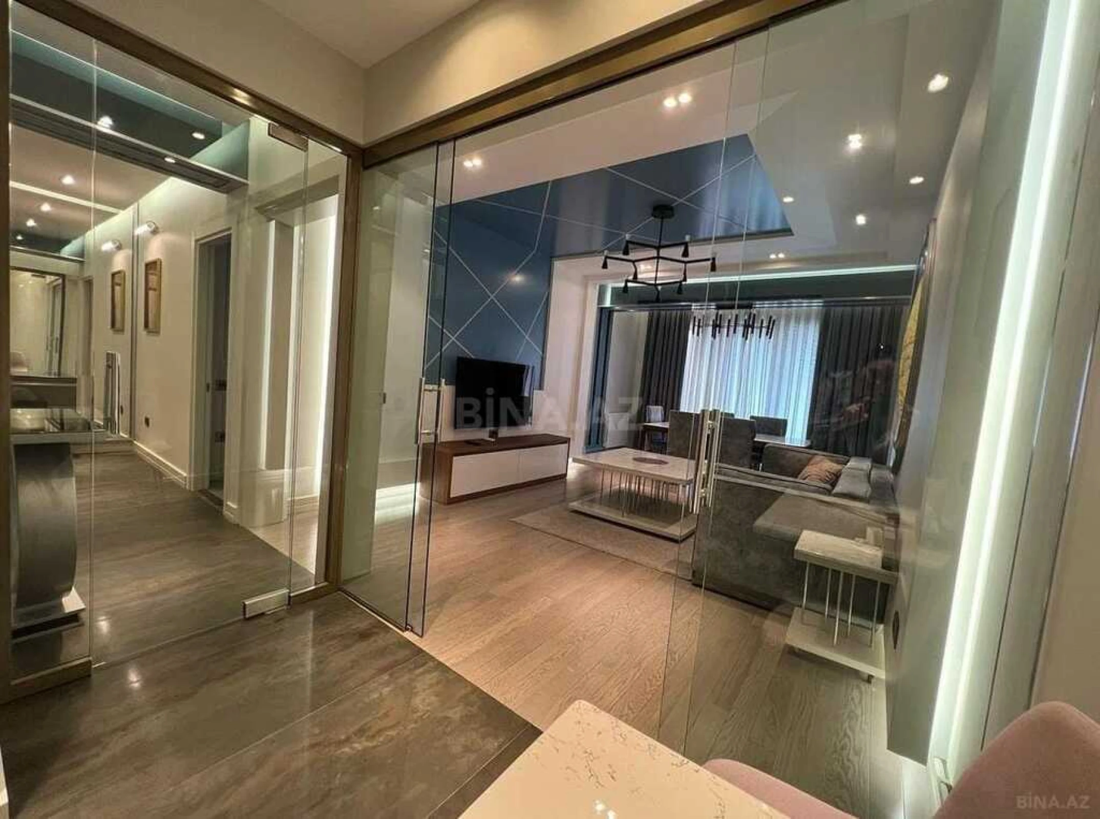 Kirayə verilir 2 otaqlı mənzil 80 m²