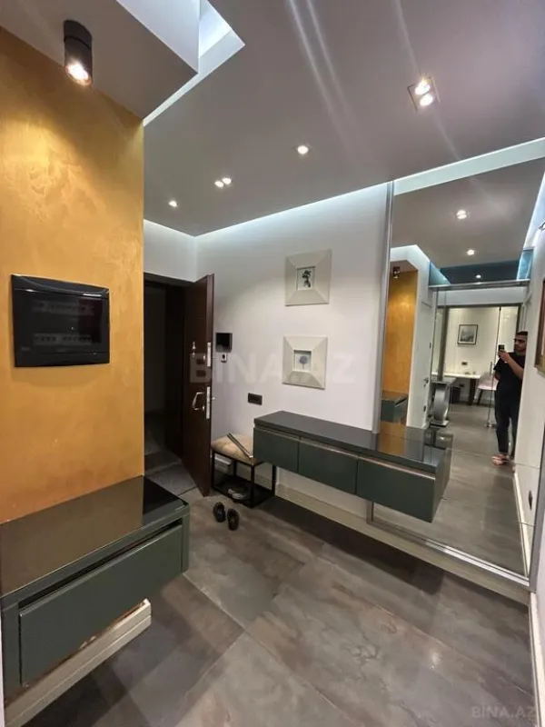 Kirayə verilir 2 otaqlı mənzil 80 m²