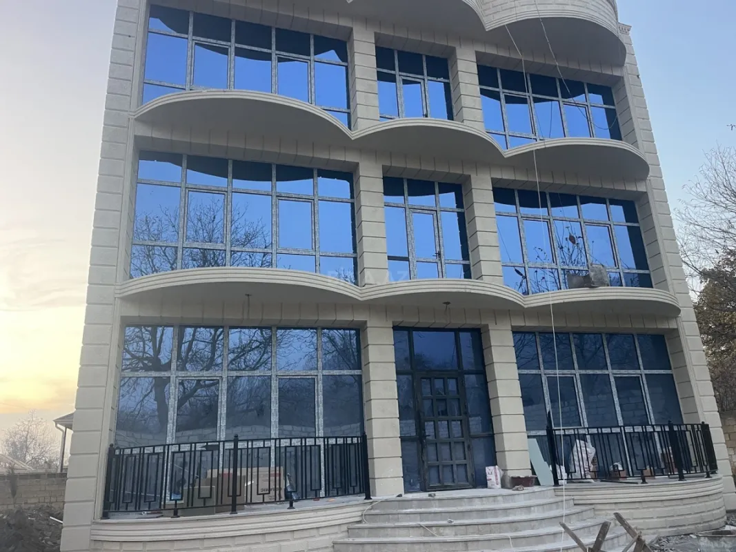 Satılır 12 otaqlı həyət evi 600 m²