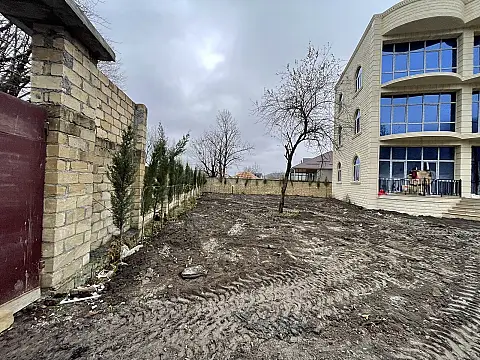 Satılır 12 otaqlı həyət evi 600 m²