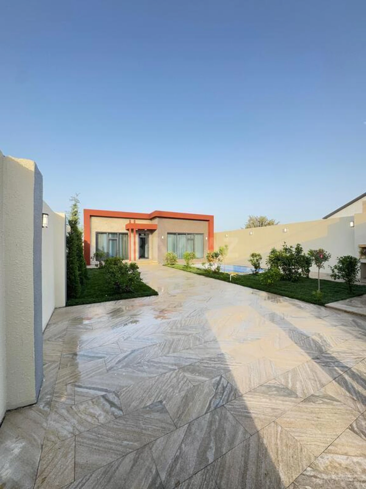 Satılır 4 otaqlı həyət evi 165 m²