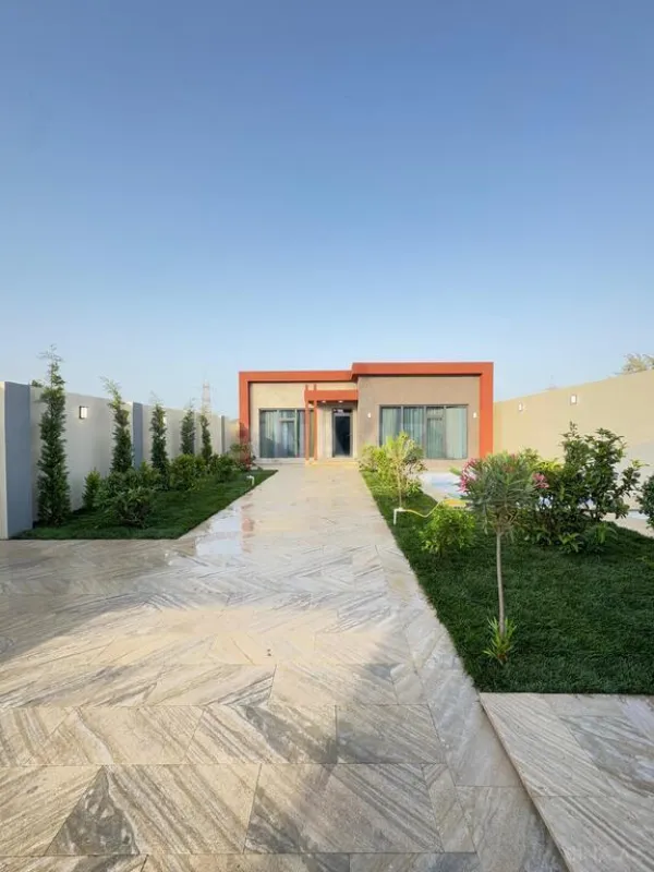 Satılır 4 otaqlı həyət evi 165 m²