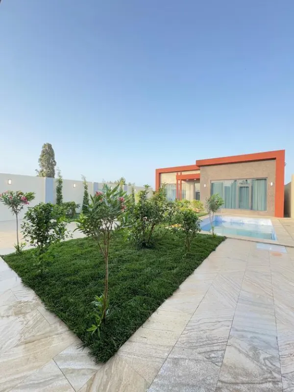 Satılır 4 otaqlı həyət evi 165 m²