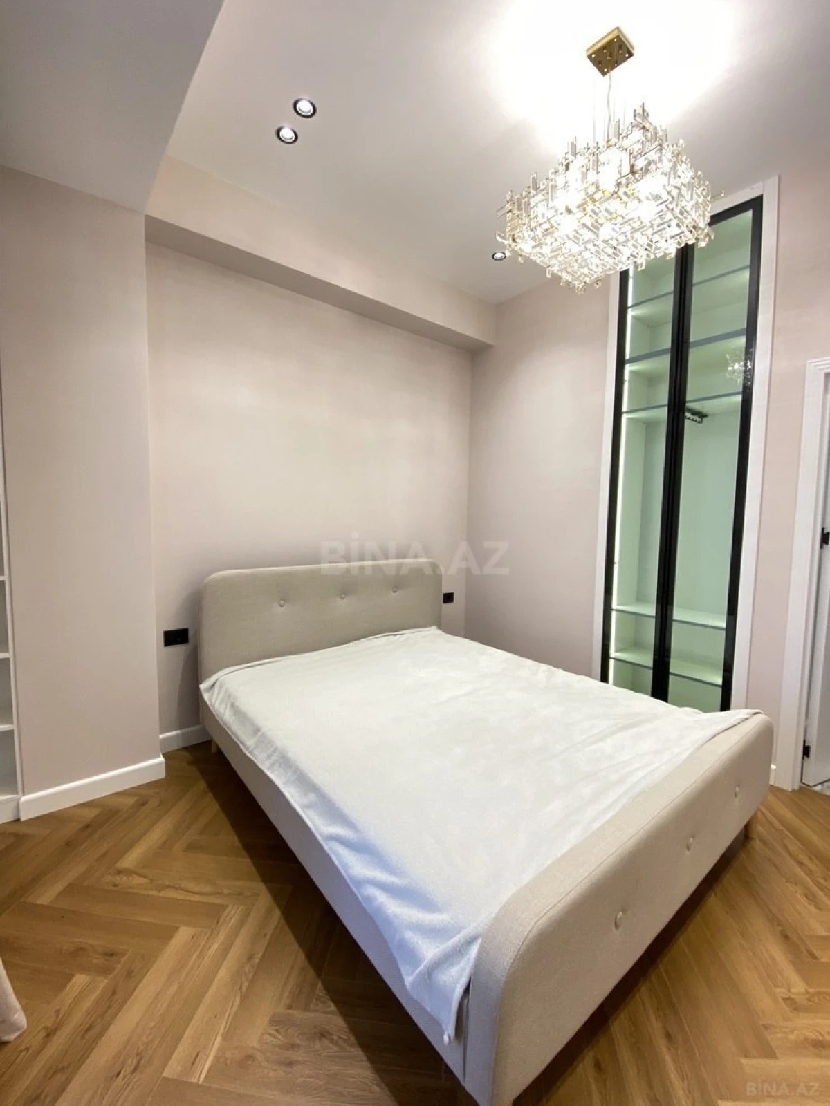 Kirayə verilir 2 otaqlı mənzil 60 m²