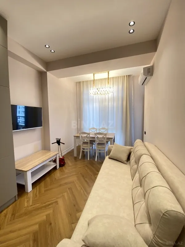 Kirayə verilir 2 otaqlı mənzil 60 m²