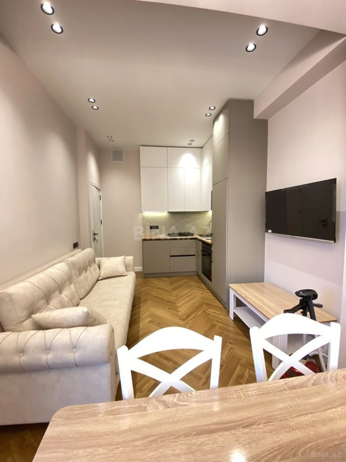 Kirayə verilir 2 otaqlı mənzil 60 m²