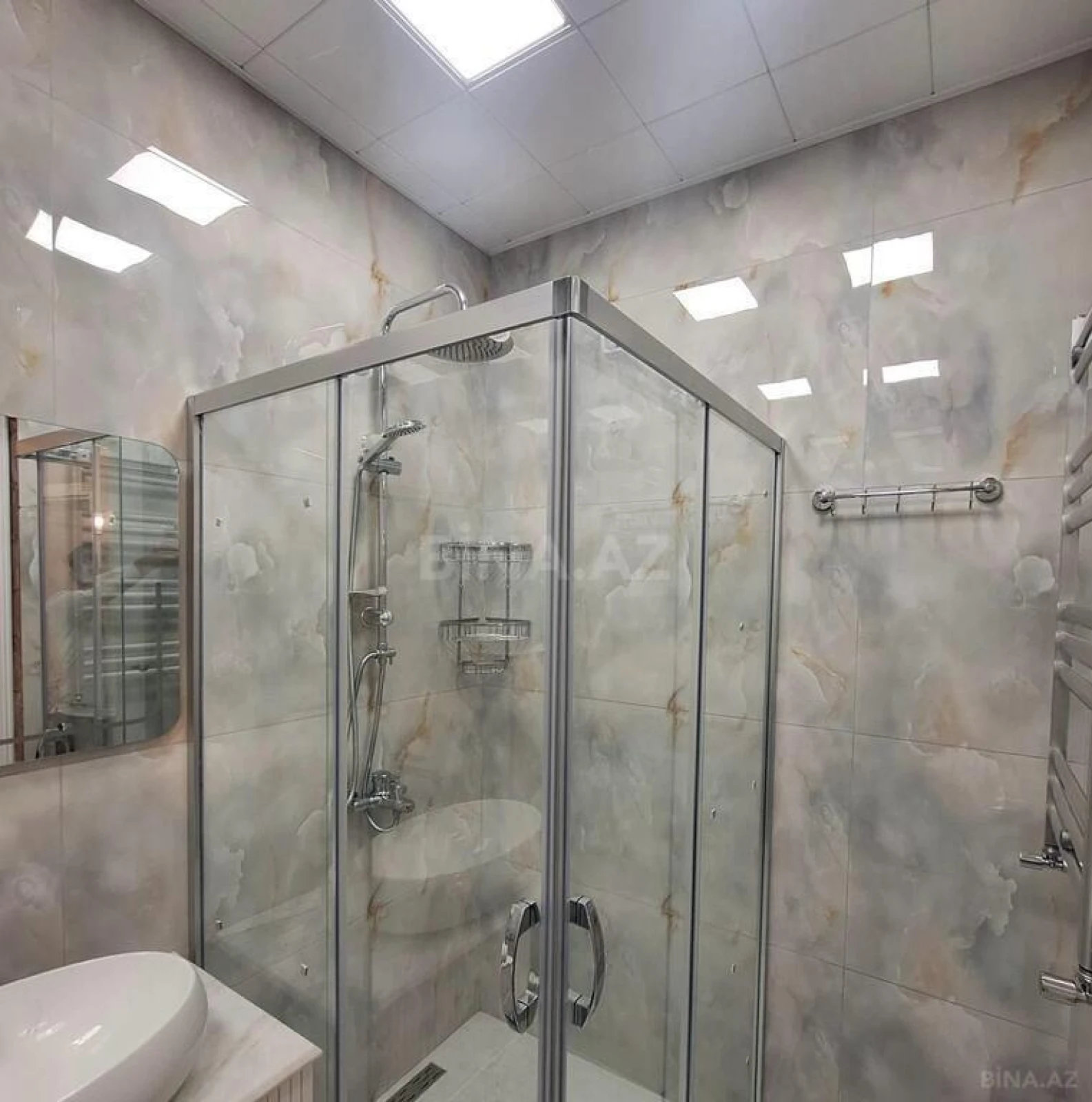 Kirayə verilir 2 otaqlı mənzil 90 m²