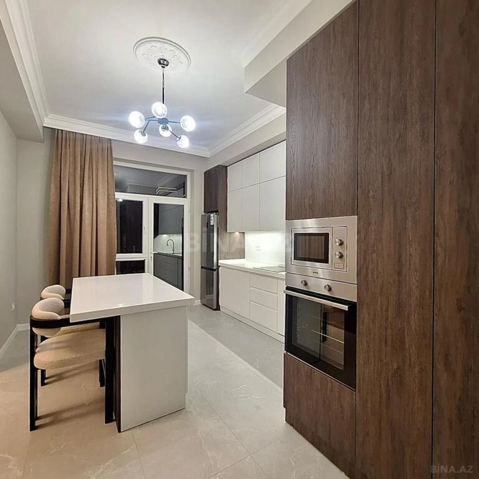 Kirayə verilir 2 otaqlı mənzil 90 m²