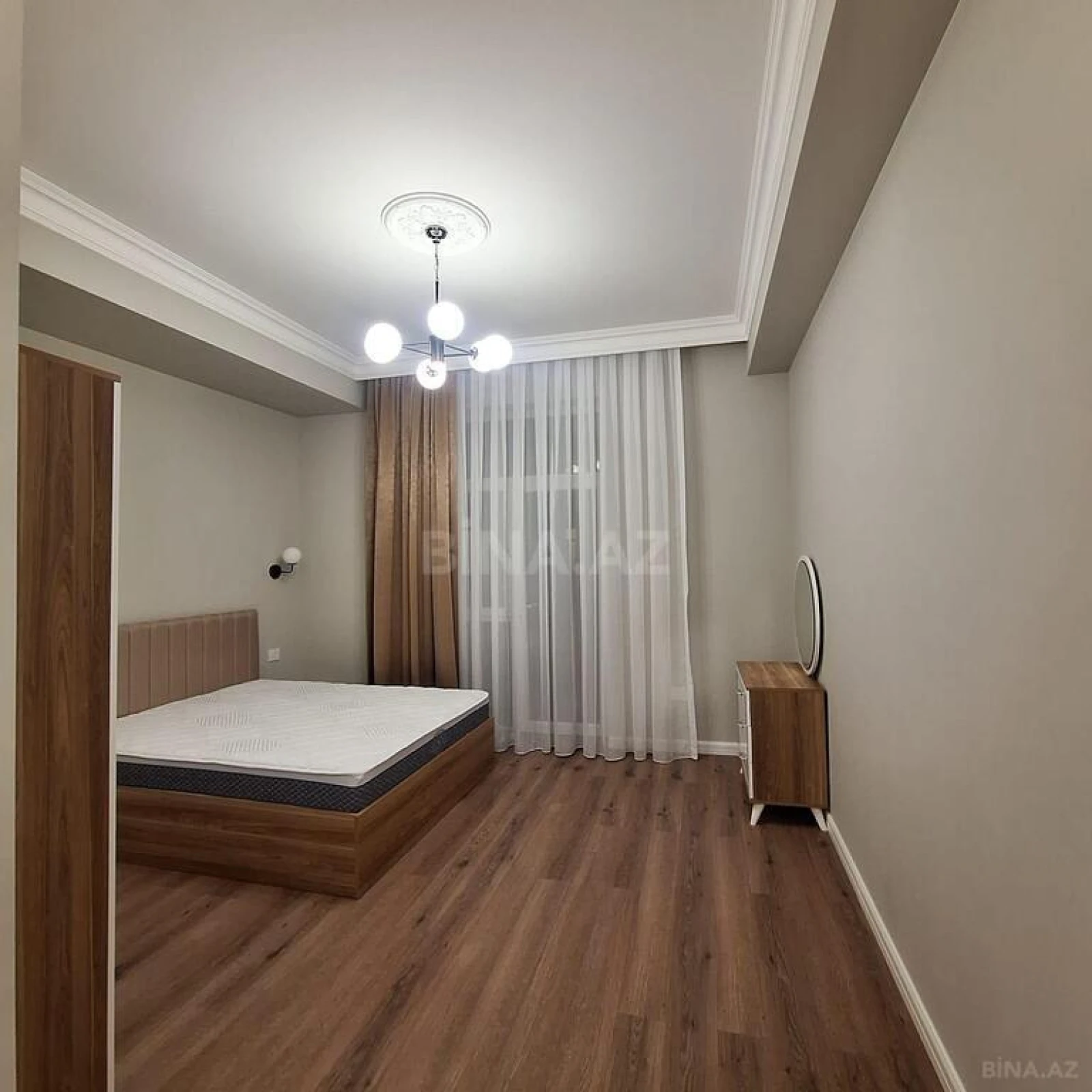 Kirayə verilir 2 otaqlı mənzil 90 m²
