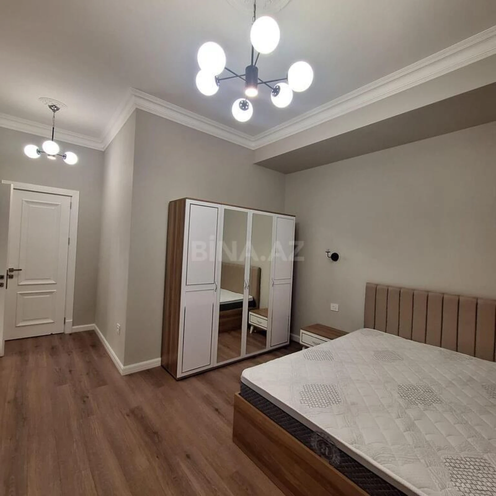 Kirayə verilir 2 otaqlı mənzil 90 m²