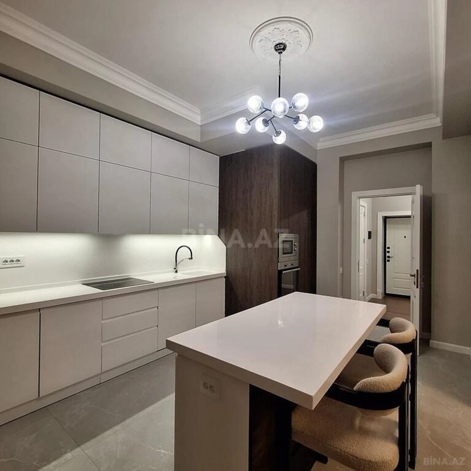 Kirayə verilir 2 otaqlı mənzil 90 m²