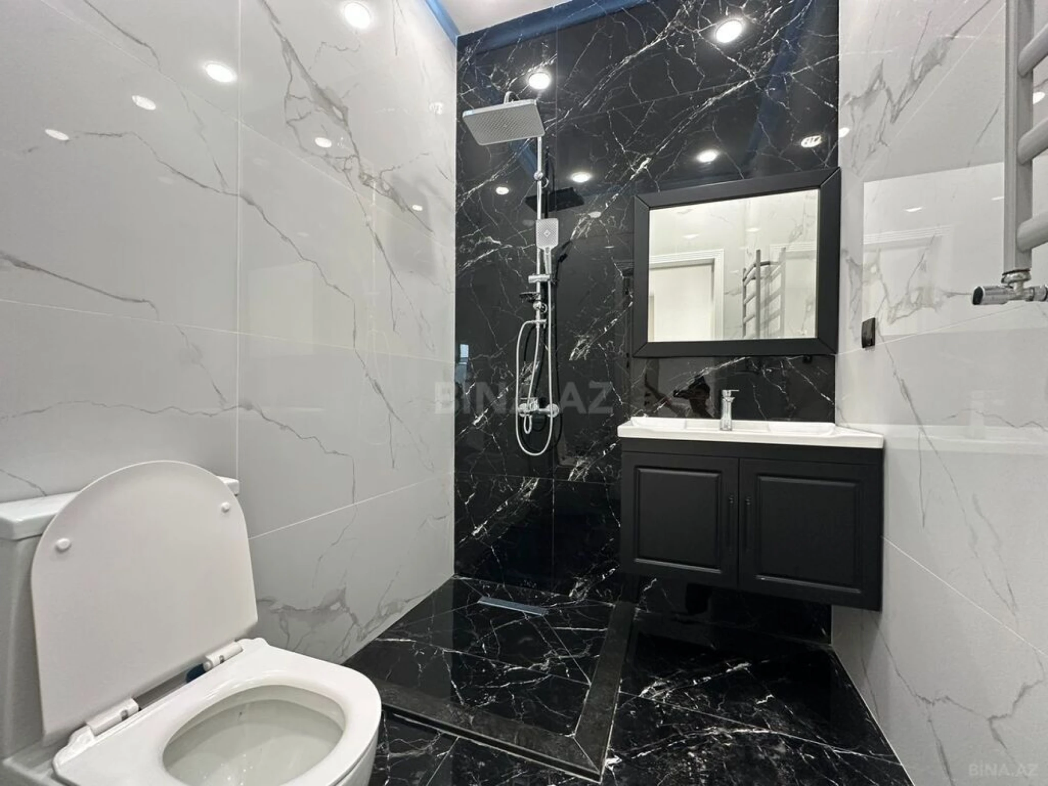 Satılır 4 otaqlı həyət evi 160 m²