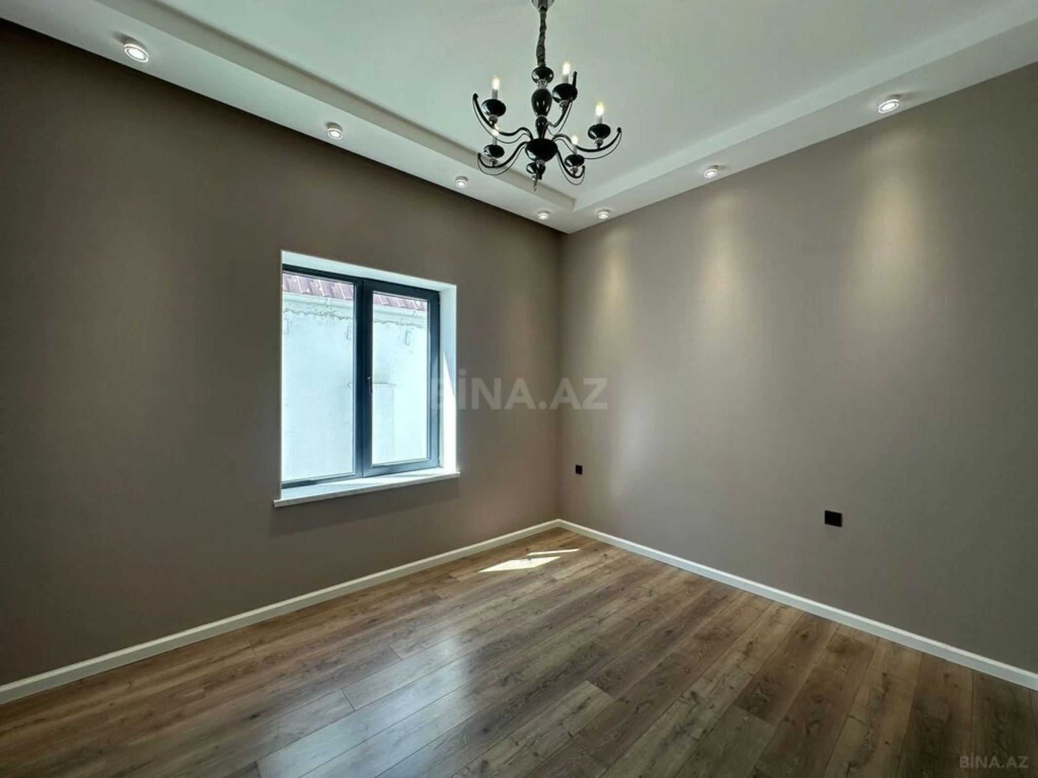 Satılır 4 otaqlı həyət evi 160 m²