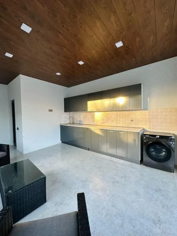 Satılır 4 otaqlı həyət evi 200 m²