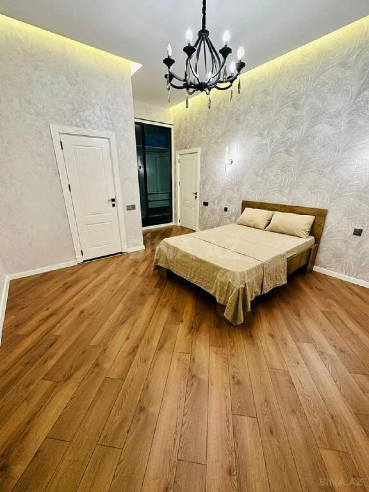 Satılır 4 otaqlı həyət evi 200 m²