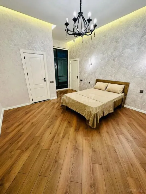 Satılır 4 otaqlı həyət evi 200 m²