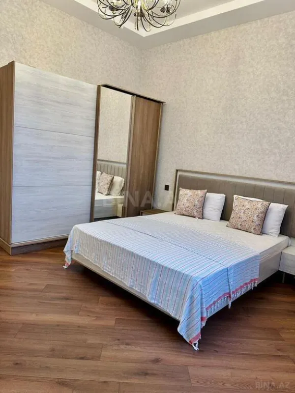 Satılır 4 otaqlı həyət evi 200 m²