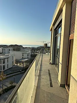 Satılır 2 otaqlı mənzil 85.7 m²