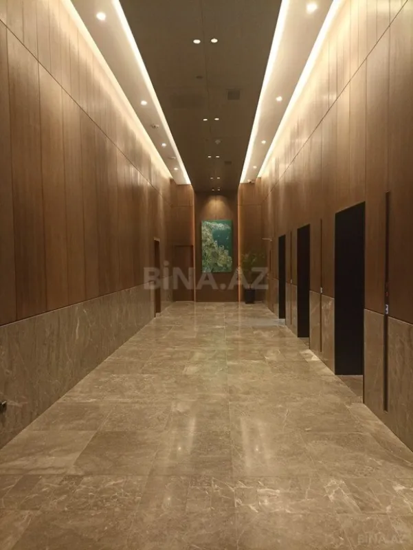 Satılır 3 otaqlı mənzil 172 m²