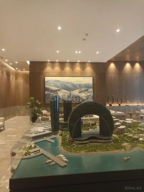 Satılır 3 otaqlı mənzil 172 m²