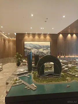 Satılır 3 otaqlı mənzil 172 m²