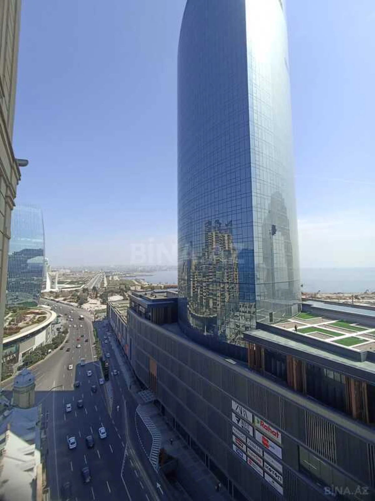 Satılır 3 otaqlı mənzil 172 m²