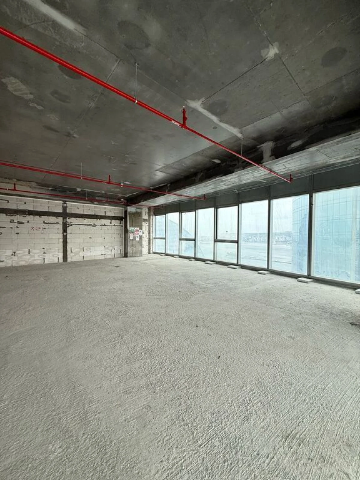 Satılır 3 otaqlı mənzil 172 m²
