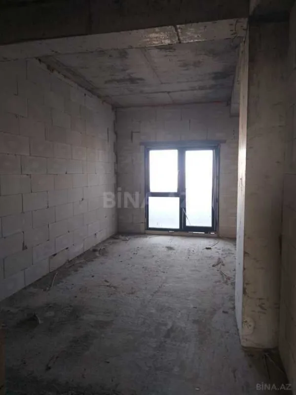 Satılır 4 otaqlı mənzil 162 m²