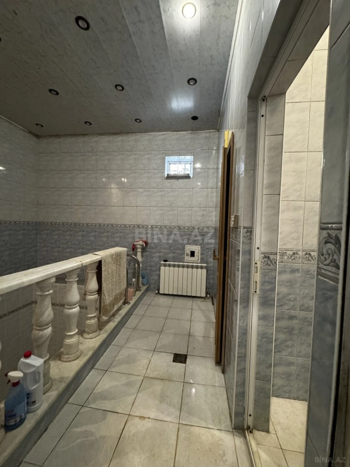 Satılır 8 otaqlı həyət evi 580 m²