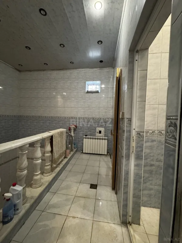 Satılır 8 otaqlı həyət evi 580 m²