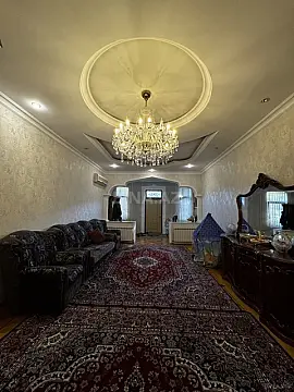 Satılır 8 otaqlı həyət evi 580 m²