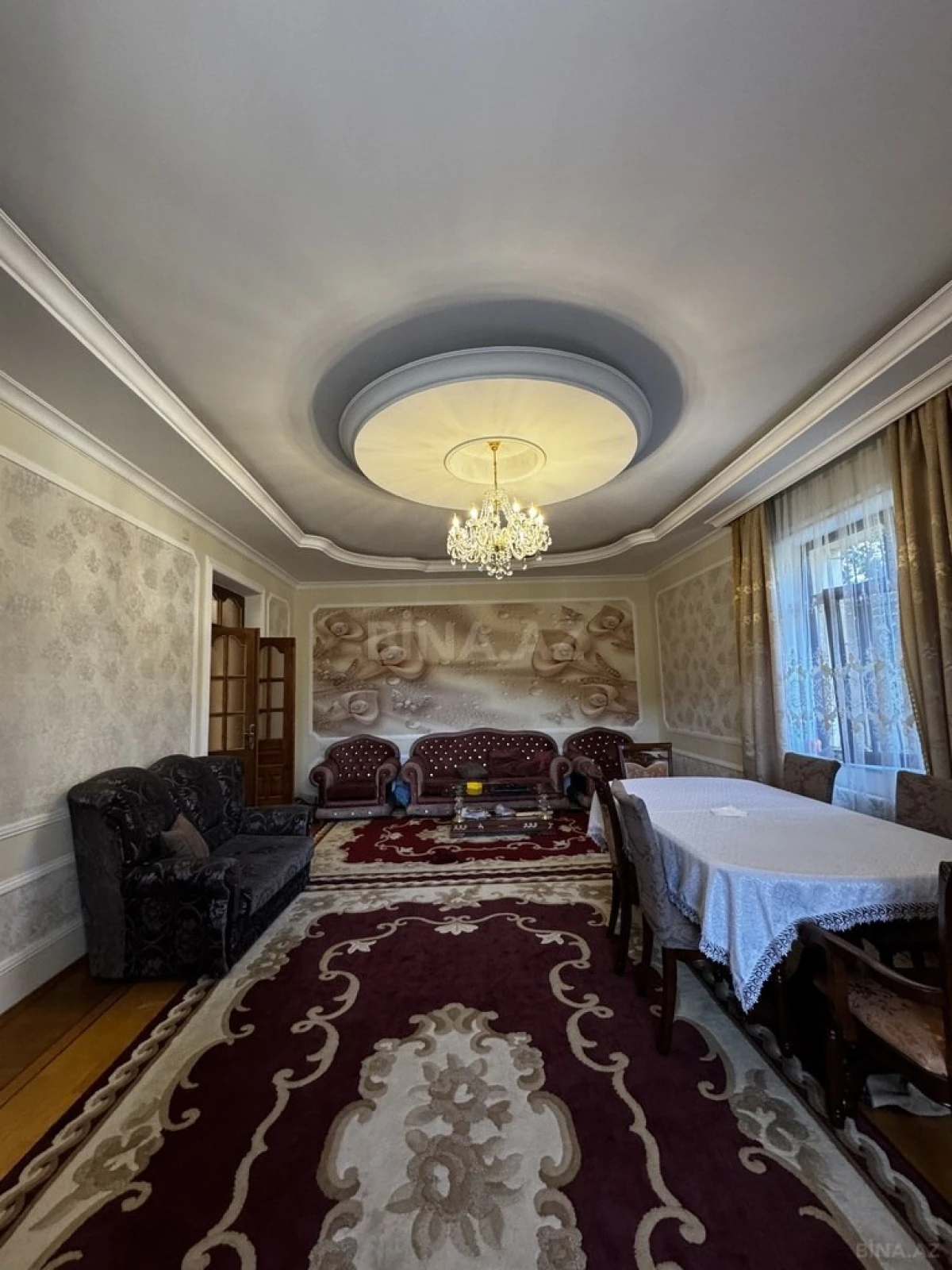 Satılır 8 otaqlı həyət evi 580 m²