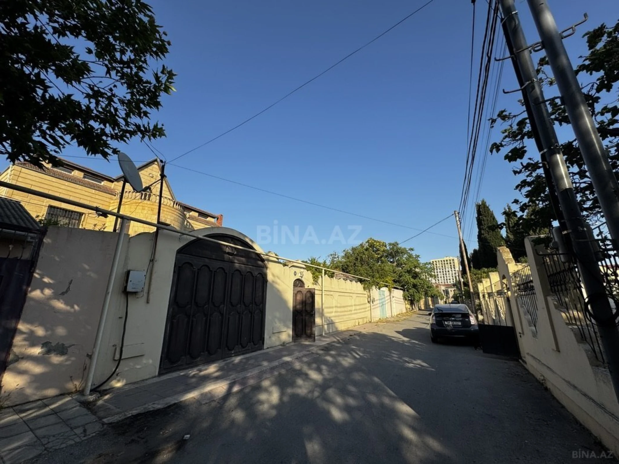 Satılır 8 otaqlı həyət evi 580 m²