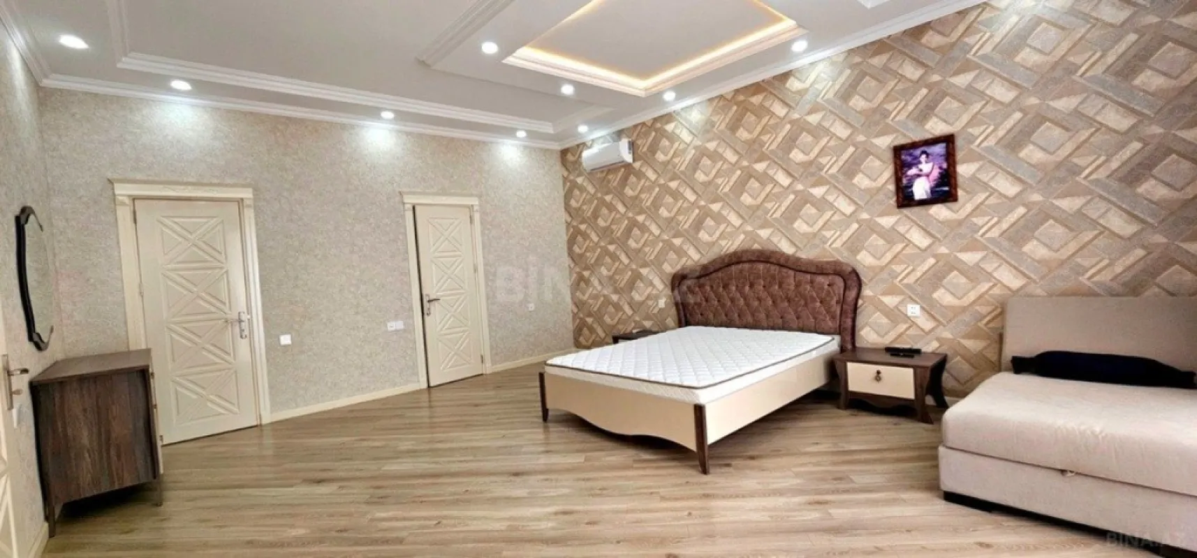 Satılır 5 otaqlı həyət evi 250 m²