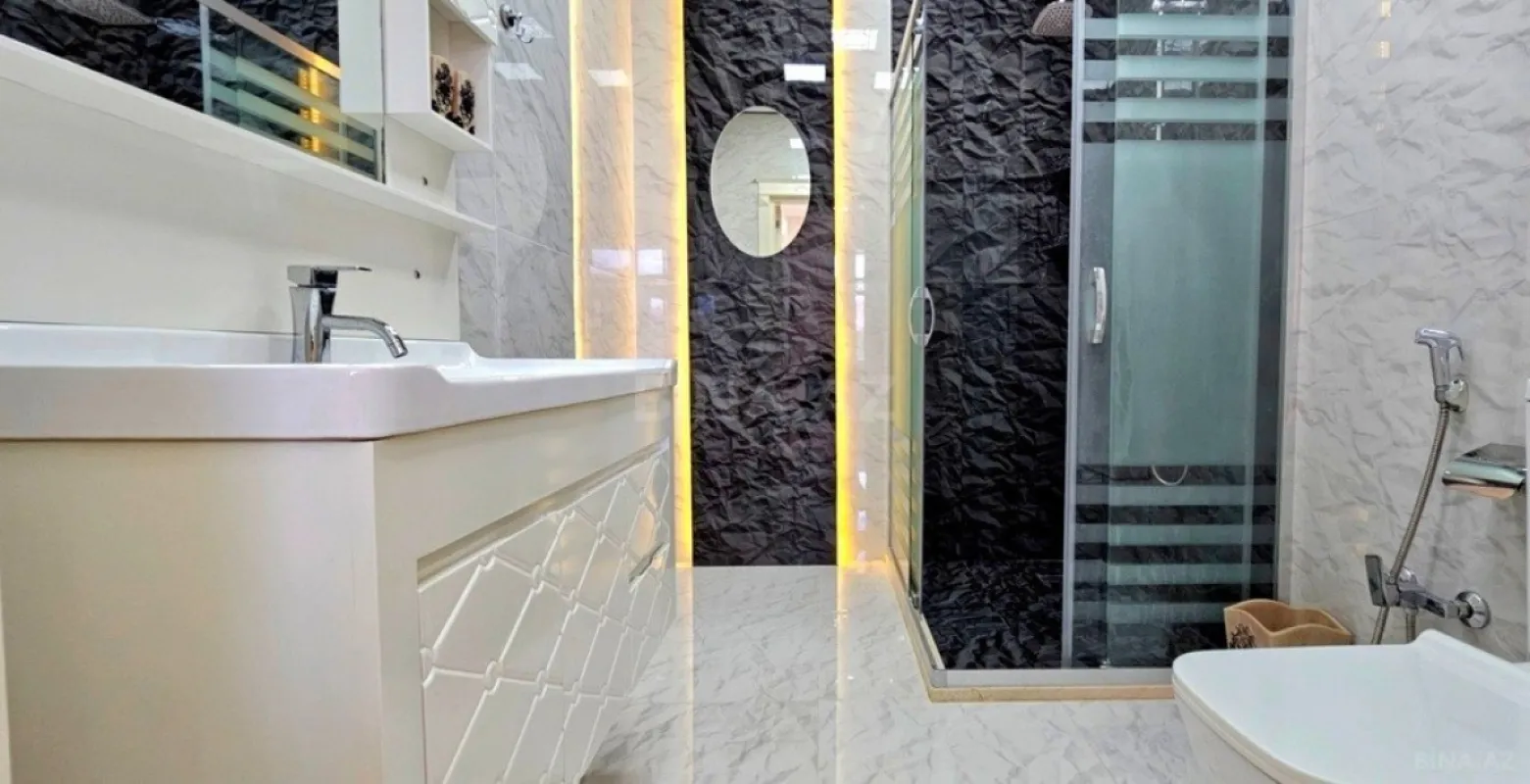 Satılır 5 otaqlı həyət evi 250 m²