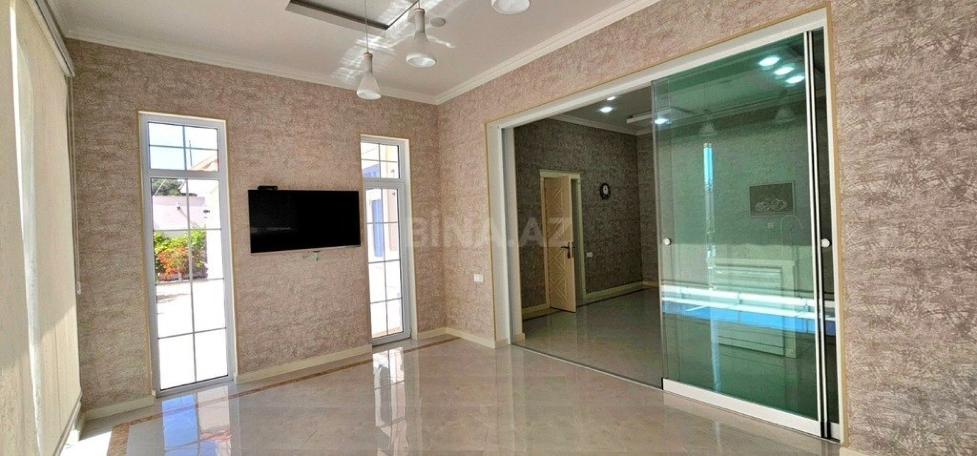 Satılır 5 otaqlı həyət evi 250 m²