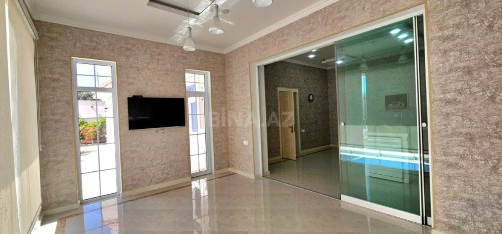 Satılır 5 otaqlı həyət evi 250 m²