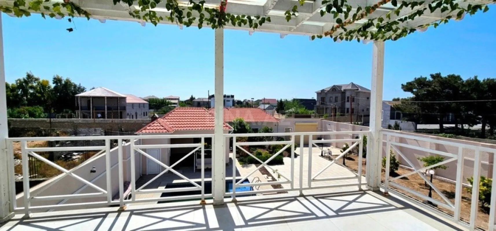 Satılır 5 otaqlı həyət evi 250 m²