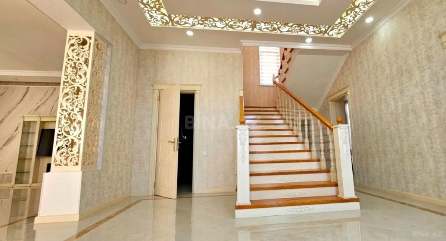 Satılır 5 otaqlı həyət evi 250 m²