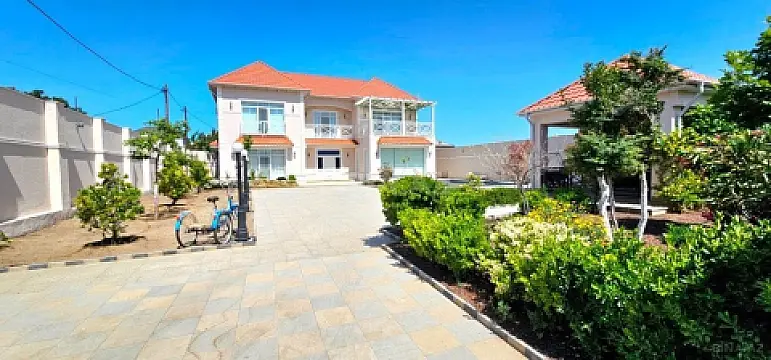 Satılır 5 otaqlı həyət evi 250 m²
