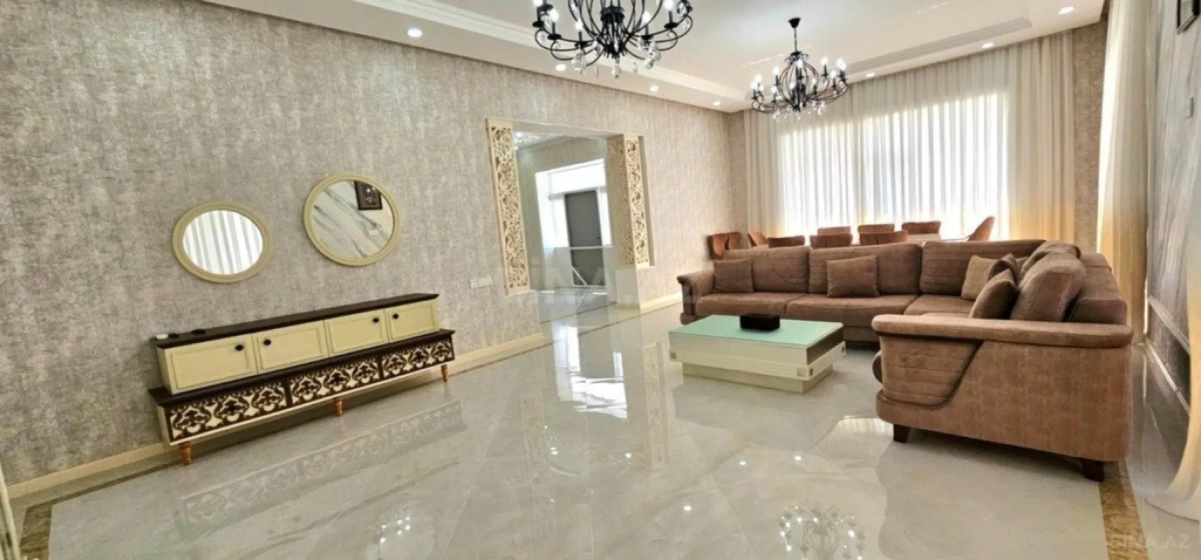 Satılır 5 otaqlı həyət evi 250 m²