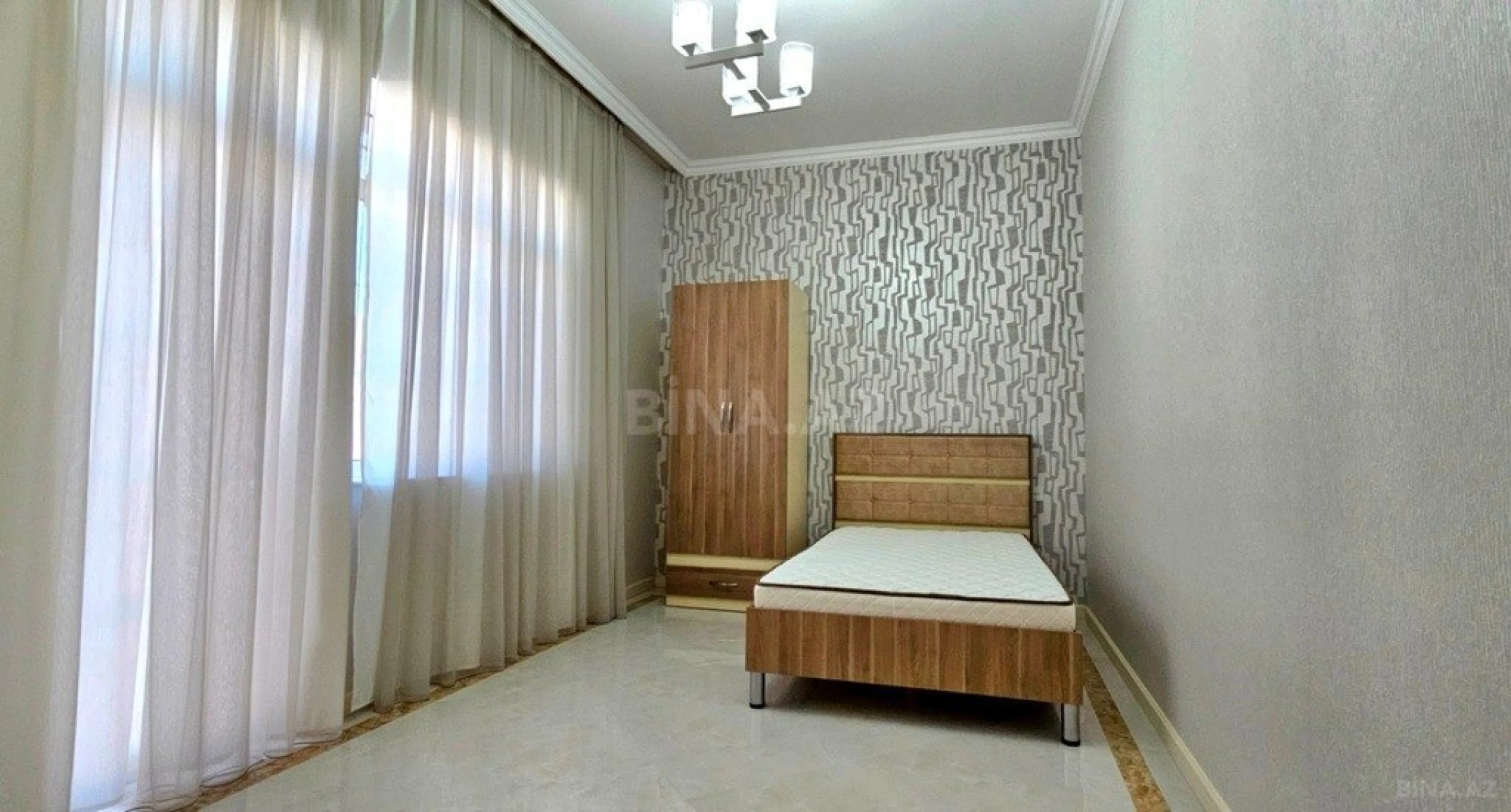 Satılır 5 otaqlı həyət evi 250 m²