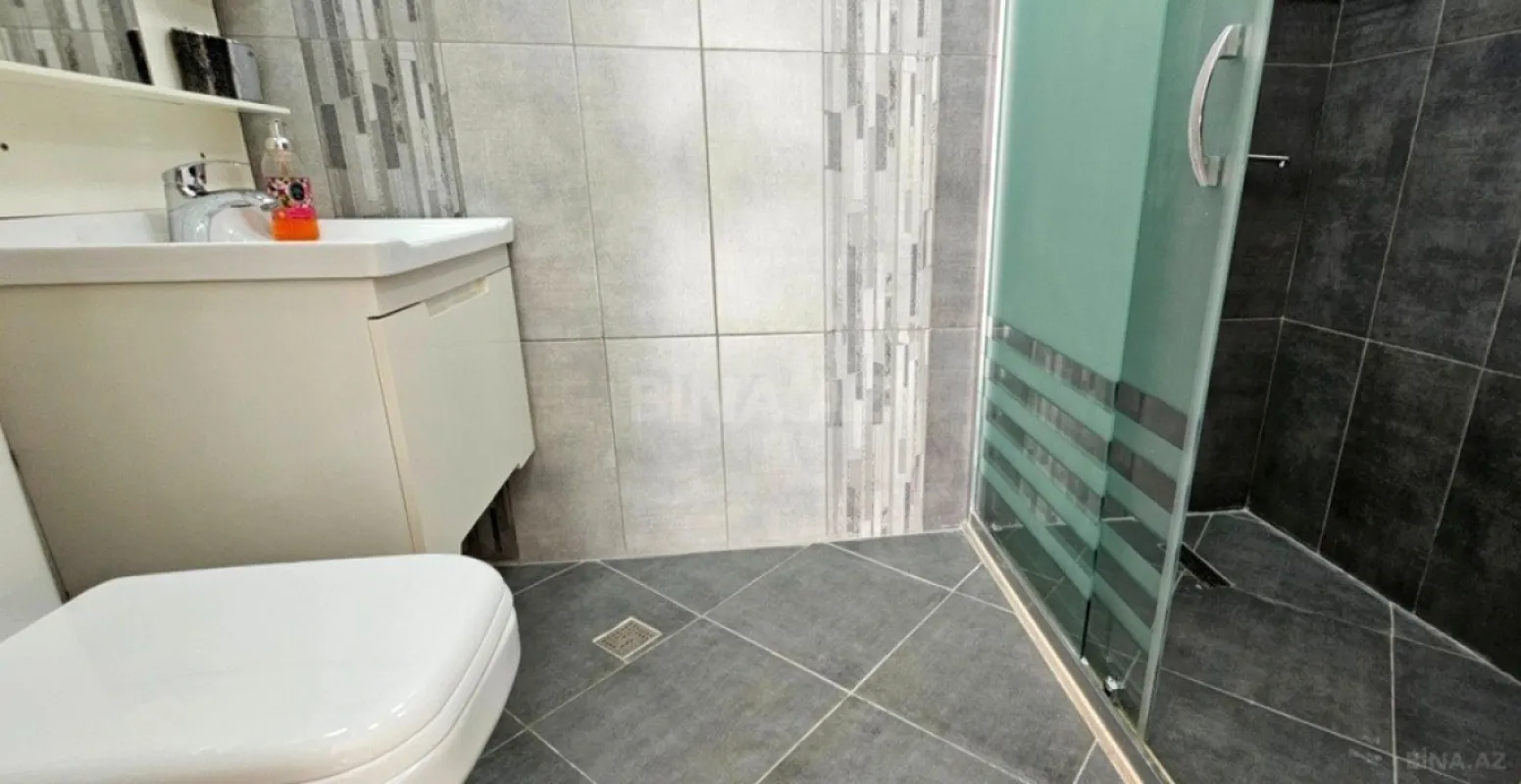 Satılır 5 otaqlı həyət evi 250 m²