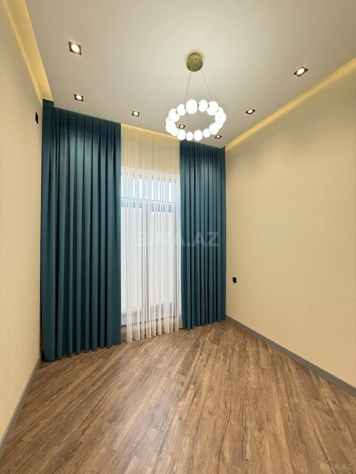 Satılır 4 otaqlı həyət evi 135 m²