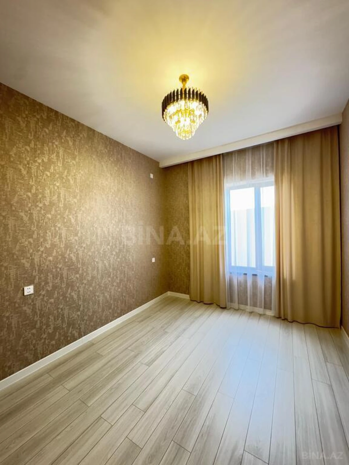 Satılır 4 otaqlı həyət evi 180 m²
