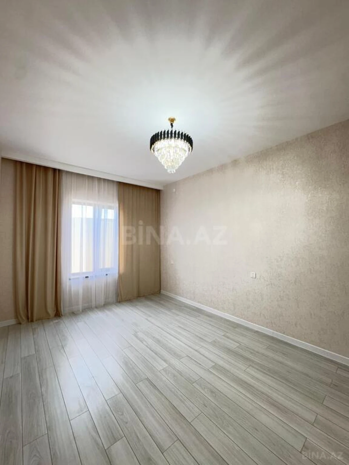 Satılır 4 otaqlı həyət evi 180 m²