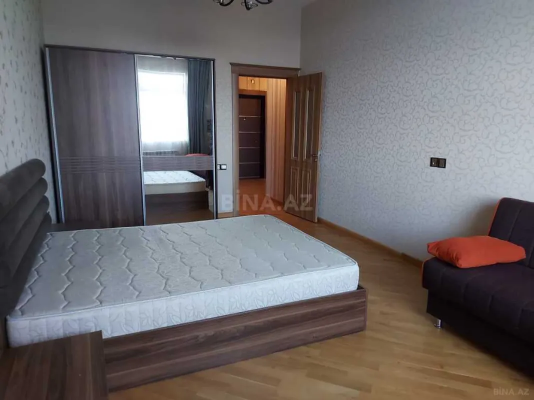 Kirayə verilir 2 otaqlı mənzil 75 m²